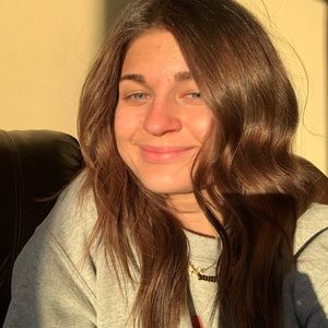 Meet your Posher, Julia